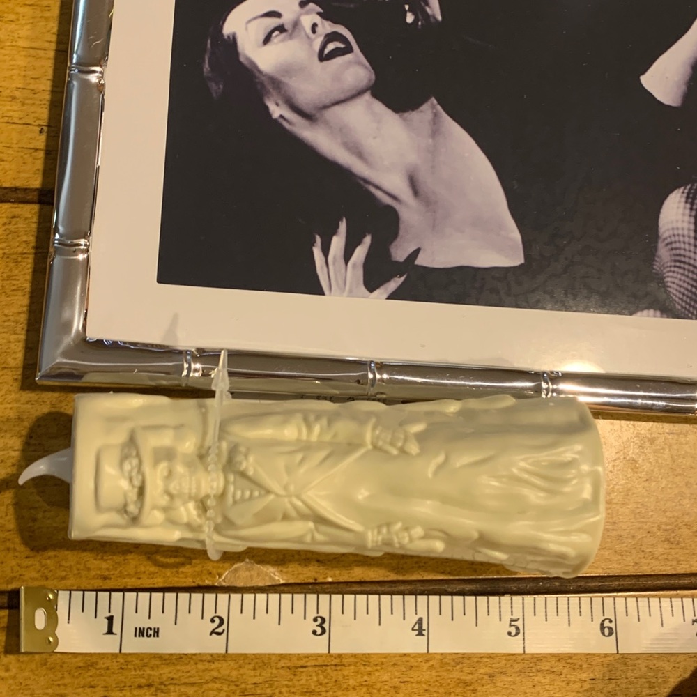 Vampira Silver Photo Frame w Black Skull Mug & cream Candle Halloween decor - Picture 16 of 16